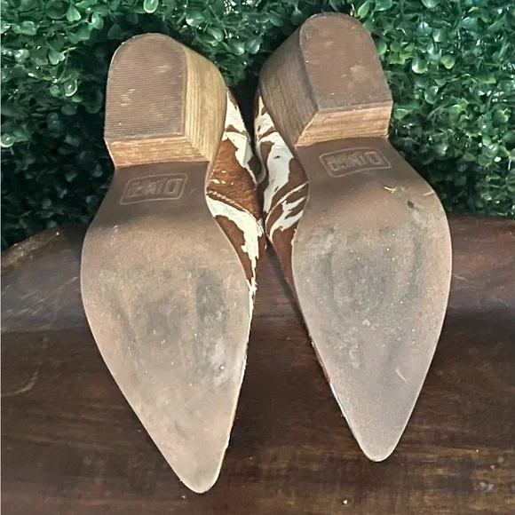 Dingo Brown and White Heeled Boots - Picture 3 of 3